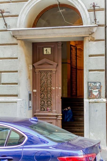 Cozy Nest By The Andrassy Avenue Lägenhet Budapest Exteriör bild